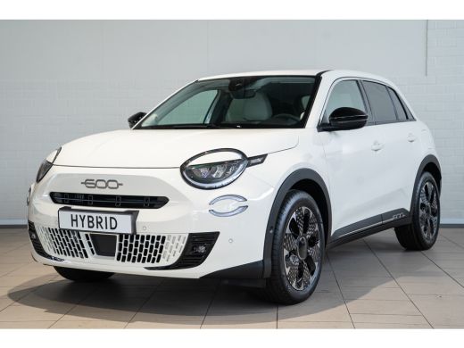 Fiat 600 1.2 Hybrid La Prima | Achteruitrijcamera | Apple Carplay/Android Auto|telefoonintegratie premium ...