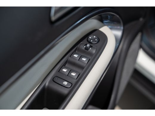 Fiat 600 1.2 Hybrid La Prima | Achteruitrijcamera | Apple Carplay/Android Auto|telefoonintegratie premium ... ActivLease financial lease