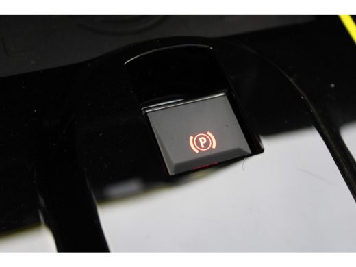 Fiat Grande Panda 1.2 Hybrid La Prima / Navigatie / Camera / Parkeersensoren / Carplay / Draadloos Telefoonlader / ... ActivLease financial lease