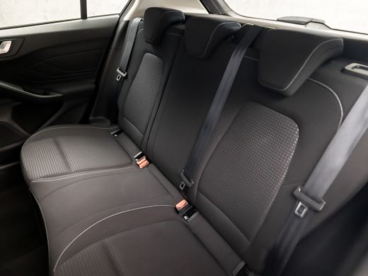 Ford Focus 1.0 EcoBoost Sport (APPLE CARPLAY, GROOT NAVI, LANE ASSIST, GETINT GLAS, SPORTSTOELEN, CRUISE, PA... ActivLease financial lease