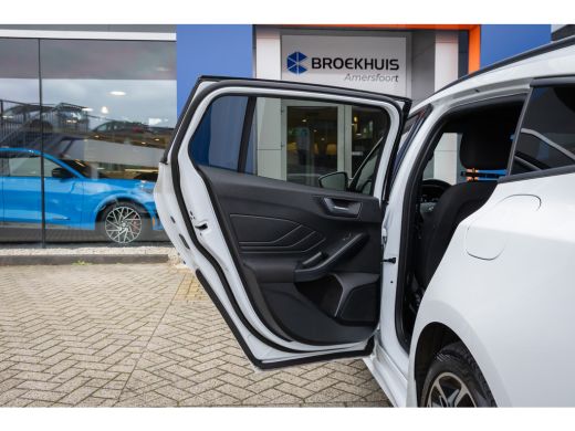 Ford Focus 1.0 EcoBoost ST Line Business | Trekhaak! | Stoel/stuur verwarming | Apple Carplay/Android Auto |... ActivLease financial lease