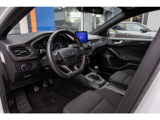 Ford Focus 1.0 EcoBoost ST Line Business | Trekhaak! | Stoel/stuur verwarming | Apple Carplay/Android Auto |... ActivLease financial lease