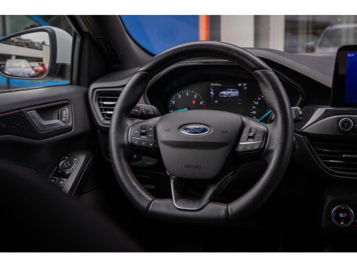 Ford Focus 1.0 EcoBoost ST Line Business | Trekhaak! | Stoel/stuur verwarming | Apple Carplay/Android Auto |... ActivLease financial lease