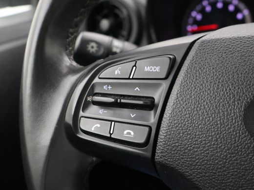 Hyundai i10 1.0 AUTOMAAT COMFORT 5-ZITS + APPLE CARPLAY | DAB+ | CRUISE CONTROL | TWO-TONE WIT/ZWART ActivLease financial lease