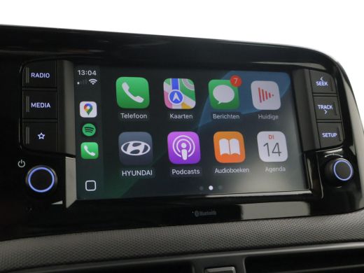 Hyundai i10 1.0 AUTOMAAT COMFORT 5-ZITS + APPLE CARPLAY | DAB+ | CRUISE CONTROL | TWO-TONE WIT/ZWART ActivLease financial lease
