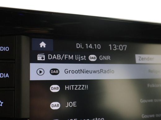 Hyundai i10 1.0 AUTOMAAT COMFORT 5-ZITS + APPLE CARPLAY | DAB+ | CRUISE CONTROL | TWO-TONE WIT/ZWART ActivLease financial lease