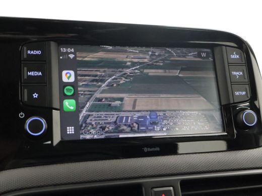 Hyundai i10 1.0 AUTOMAAT COMFORT 5-ZITS + APPLE CARPLAY | DAB+ | CRUISE CONTROL | TWO-TONE WIT/ZWART ActivLease financial lease