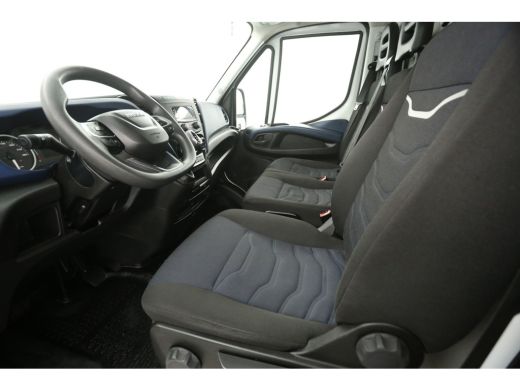 Iveco Daily 35S12V 2.3 410 L4H2 | Automaat | 3500kg Trekgew. | Trekhaak | Airco | Cruise | 3-Zits ActivLease financial lease