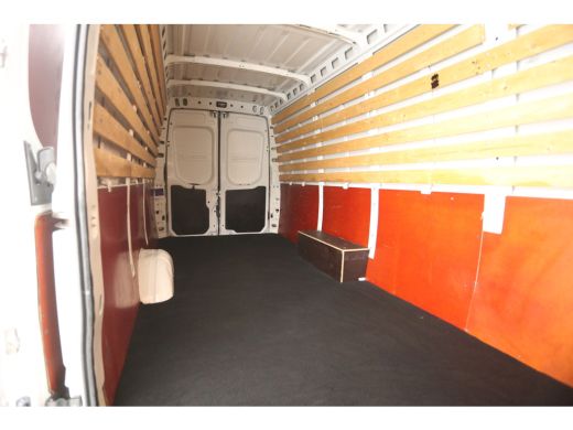 Iveco Daily 35S12V 2.3 410 L4H2 | Automaat | 3500kg Trekgew. | Trekhaak | Airco | Cruise | 3-Zits ActivLease financial lease