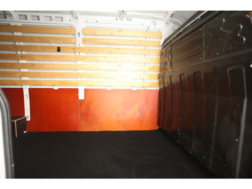 Iveco Daily 35S12V 2.3 410 L4H2 | Automaat | 3500kg Trekgew. | Trekhaak | Airco | Cruise | 3-Zits ActivLease financial lease