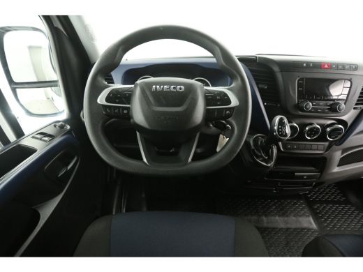 Iveco Daily 35S12V 2.3 410 L4H2 | Automaat | 3500kg Trekgew. | Trekhaak | Airco | Cruise | 3-Zits ActivLease financial lease