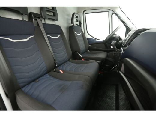 Iveco Daily 35S12V 2.3 410 L4H2 | Automaat | 3500kg Trekgew. | Trekhaak | Airco | Cruise | 3-Zits ActivLease financial lease