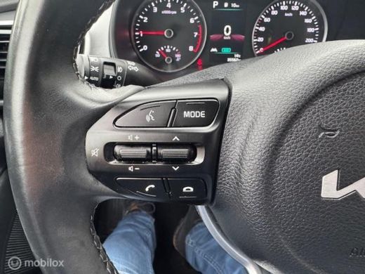 Kia Stonic 1.0 T 120PK MHEV DynamicLine Automaat , Hoge instap , Velgen , Navigatie & Apple carplay & Androi... ActivLease financial lease