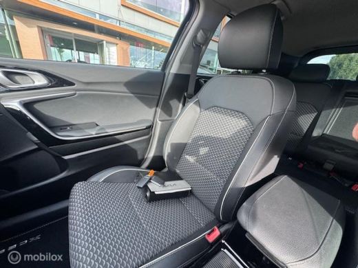 Kia XCeed 1.6 PHEV Dynamicline Automaat 60 km volledig elektrisch , hierna Hybride aandrijving , zeer gunst... ActivLease financial lease
