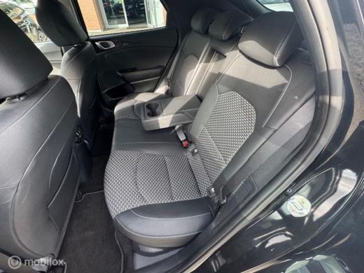 Kia XCeed 1.6 PHEV Dynamicline Automaat 60 km volledig elektrisch , hierna Hybride aandrijving , zeer gunst... ActivLease financial lease