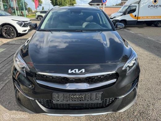 Kia XCeed 1.6 PHEV Dynamicline Automaat 60 km volledig elektrisch , hierna Hybride aandrijving , zeer gunst... ActivLease financial lease