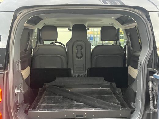 Land Rover Defender 90 P400 90 MHEV X-Dynamic SE | Luchtvering | Jumpseat | Afn trekhaak | Head-Up | Stoelkoeling/ver... ActivLease financial lease
