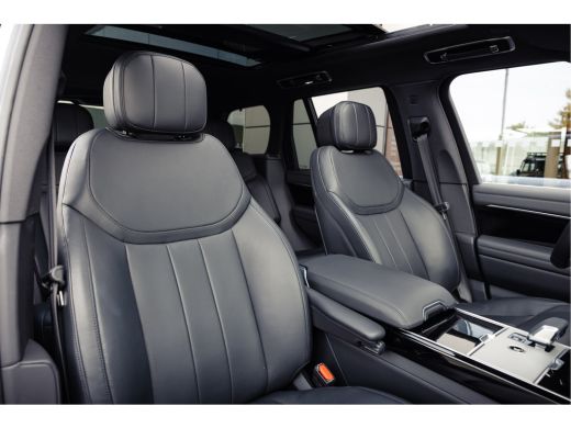 Land Rover Range Rover P460e HSE | 23 Inch Gloss Black | Shadow Pack | El.trekhaak | Pano | Head-up | Softclos ActivLease financial lease