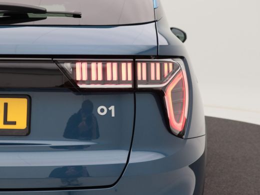 Lynk & Co 01 1.5 262 Pk Automaat | Zwarte Hemel | Full LED | Carplay | Panoramadak | Navigatiesysteem | Infini... ActivLease financial lease