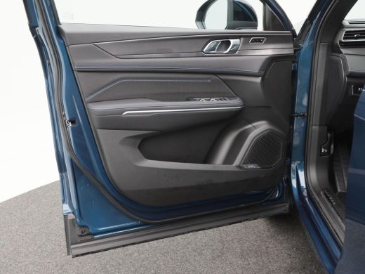 Lynk & Co 01 1.5 262 Pk Automaat | Zwarte Hemel | Full LED | Carplay | Panoramadak | Navigatiesysteem | Infini... ActivLease financial lease