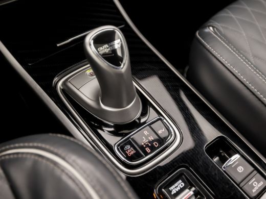 Mitsubishi Outlander 2.4 PHEV Deluxe 240Pk Automaat (SCHUIFDAK, APPLE CARPLAY, NAVIGATIE, LEDER, STUUR/STOELVERWARMING... ActivLease financial lease