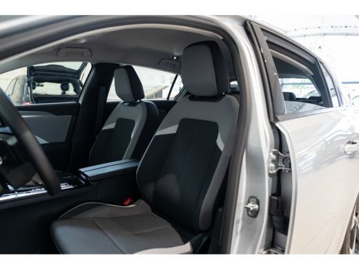 Opel Astra 1.6 Turbo Plug-In Hybrid 180PK | Adaptive Cruise C. | Groot Navi | Parkeersensoren | Climate Cont... ActivLease financial lease