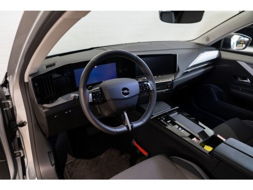 Opel Astra 1.6 Turbo Plug-In Hybrid 180PK | Adaptive Cruise C. | Groot Navi | Parkeersensoren | Climate Cont... ActivLease financial lease