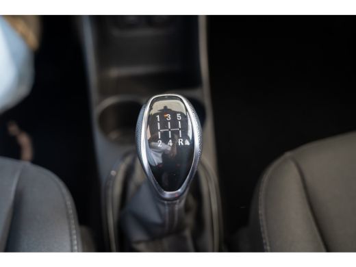 Opel KARL 1.0 ecoFLEX 120 Jaar Edition | Parkeersensoren | Lichtmetalen velgen | Bluetooth | USB | Cruise C... ActivLease financial lease