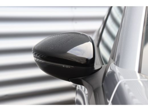 Peugeot 2008 1.2 HYBRID 136PK ALLURE AUTOMAAT / NAVI / LEDER / CLIMA / LED / PDC / 17" LMV / KEYLESS  / 360° C... ActivLease financial lease