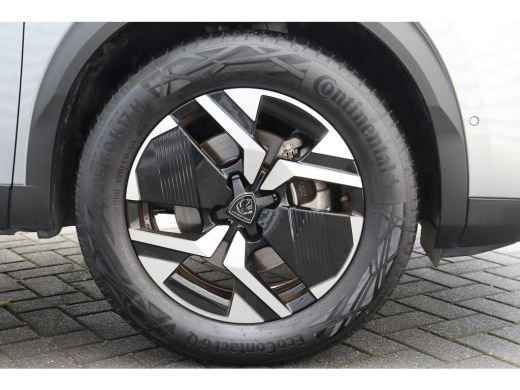 Peugeot 2008 1.2 HYBRID 136PK ALLURE AUTOMAAT / NAVI / LEDER / CLIMA / LED / PDC / 17" LMV / KEYLESS  / 360° C... ActivLease financial lease