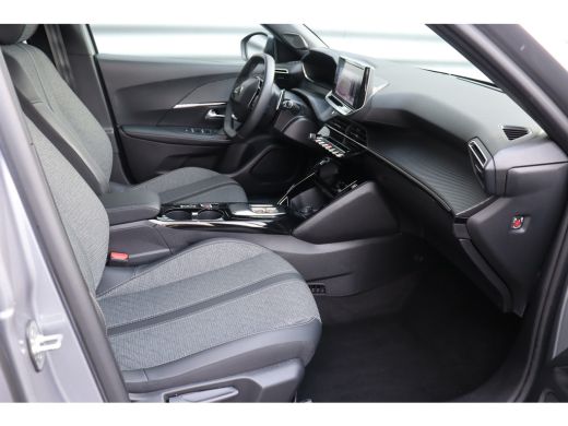 Peugeot 2008 1.2 HYBRID 136PK ALLURE AUTOMAAT / NAVI / LEDER / CLIMA / LED / PDC / 17" LMV / KEYLESS  / 360° C... ActivLease financial lease