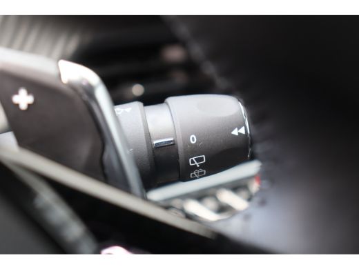 Peugeot 2008 1.2 HYBRID 136PK ALLURE AUTOMAAT / NAVI / LEDER / CLIMA / LED / PDC / 17" LMV / KEYLESS  / 360° C... ActivLease financial lease
