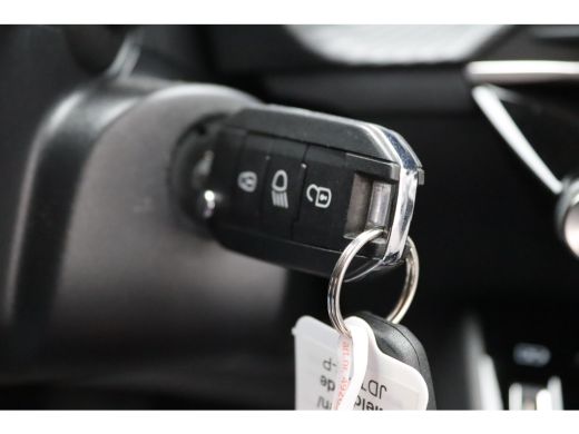 Peugeot 208 Hybrid 100 e-DCS6 Allure | Achterbank in delen neerklapbaar | Achteruitrijcamera | Anti Blokkeer ... ActivLease financial lease