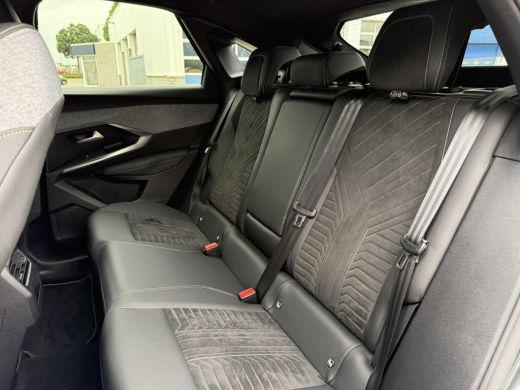 Peugeot 3008 1.2 Hybrid 136 GT Donkergrijze GT | Camera 360 graden | NAVI Fullscreen | Airco AUTO | Apple Carp... ActivLease financial lease