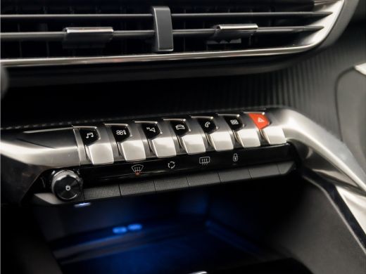 Peugeot 3008 1.2 PureTech Sport Automaat (APPLE CARPLAY, GROOT NAVI, 360 CAMERA, SPORTSTOELEN, GETINT GLAS, LA... ActivLease financial lease