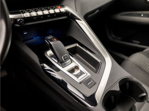 Peugeot 3008 1.2 PureTech Sport Automaat (APPLE CARPLAY, GROOT NAVI, 360 CAMERA, SPORTSTOELEN, GETINT GLAS, LA... ActivLease financial lease