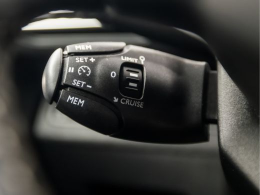 Peugeot 3008 1.2 PureTech Sport Automaat (APPLE CARPLAY, GROOT NAVI, 360 CAMERA, SPORTSTOELEN, GETINT GLAS, LA... ActivLease financial lease