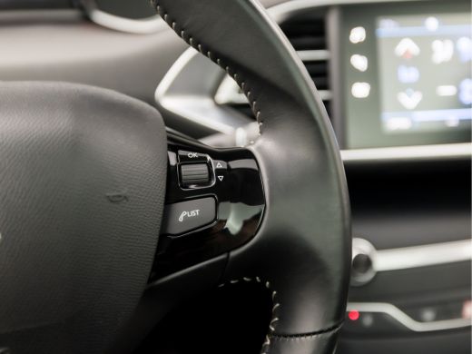 Peugeot 308 SW 1.2 PureTech Sport (PANORAMADAK, APPLE CARPLAY, GROOT NAVI, 360 CAMERA, SPORTSTOELEN, GETINT G... ActivLease financial lease