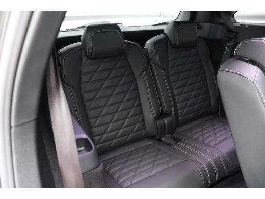 Peugeot 5008 1.2 HYBRID 136PK 7-ZITS GT AUTOMAAT / NAVI / LEDER / CLIMA / FULL-LED / 19" LMV / KEYLESS / PANO... ActivLease financial lease