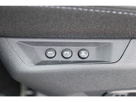 Peugeot 5008 1.2 HYBRID 136PK 7-ZITS GT AUTOMAAT / NAVI / LEDER / CLIMA / FULL-LED / 19" LMV / KEYLESS / PANO... ActivLease financial lease