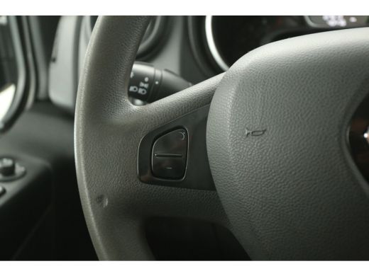 Renault Trafic 2.0 dCi T29 L2H1 | DC | Airco | Cruise | Trekh. | Navi | Parkeersens. | Imperiaal ActivLease financial lease