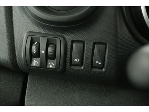 Renault Trafic 2.0 dCi T29 L2H1 | DC | Airco | Cruise | Trekh. | Navi | Parkeersens. | Imperiaal ActivLease financial lease