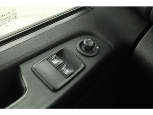 Renault Trafic 2.0 dCi T29 L2H1 | DC | Airco | Cruise | Trekh. | Navi | Parkeersens. | Imperiaal ActivLease financial lease