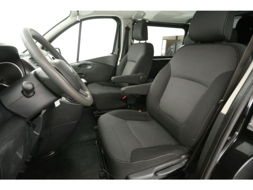 Renault Trafic 2.0 dCi T29 L2H1 | DC | Airco | Cruise | Trekh. | Navi | Parkeersens. | Imperiaal ActivLease financial lease