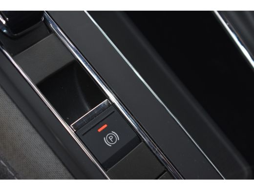 Skoda Enyaq iV 60 Business Edition TREKHAAK | CRUISE CONTROL | APP CONNECT | LED ActivLease financial lease