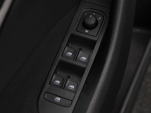 Skoda Kamiq 1.0 TSi 115 Pk Sport Business | LED | Cruise Control | Privacy Glass | Bluetooth | Sensoren Achte... ActivLease financial lease