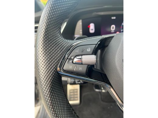Skoda Octavia Sportline iV 204PK PHEV | Head-up display | Stoelverwarming voor en achter | ACC | Achteruitrijca... ActivLease financial lease