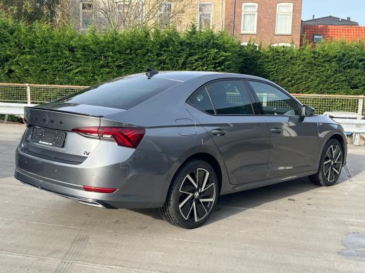 Skoda Octavia Sportline iV 204PK PHEV | Head-up display | Stoelverwarming voor en achter | ACC | Achteruitrijca... ActivLease financial lease