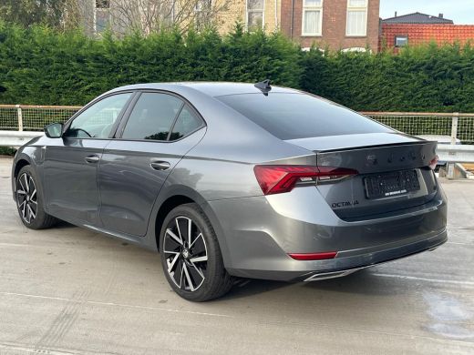 Skoda Octavia Sportline iV 204PK PHEV | Head-up display | Stoelverwarming voor en achter | ACC | Achteruitrijca... ActivLease financial lease