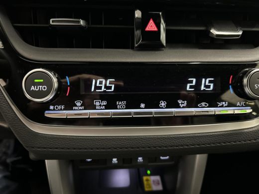 Toyota Corolla Cross Hybrid 140 Style ActivLease financial lease